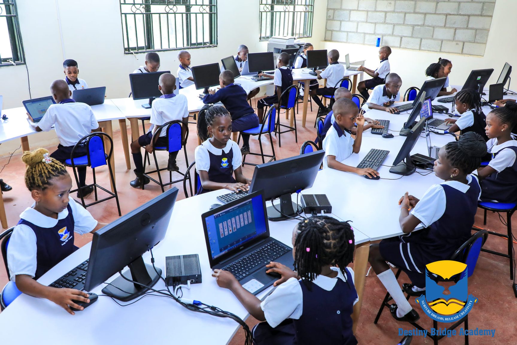 430562774_945617860571394_2130436635106334779_n